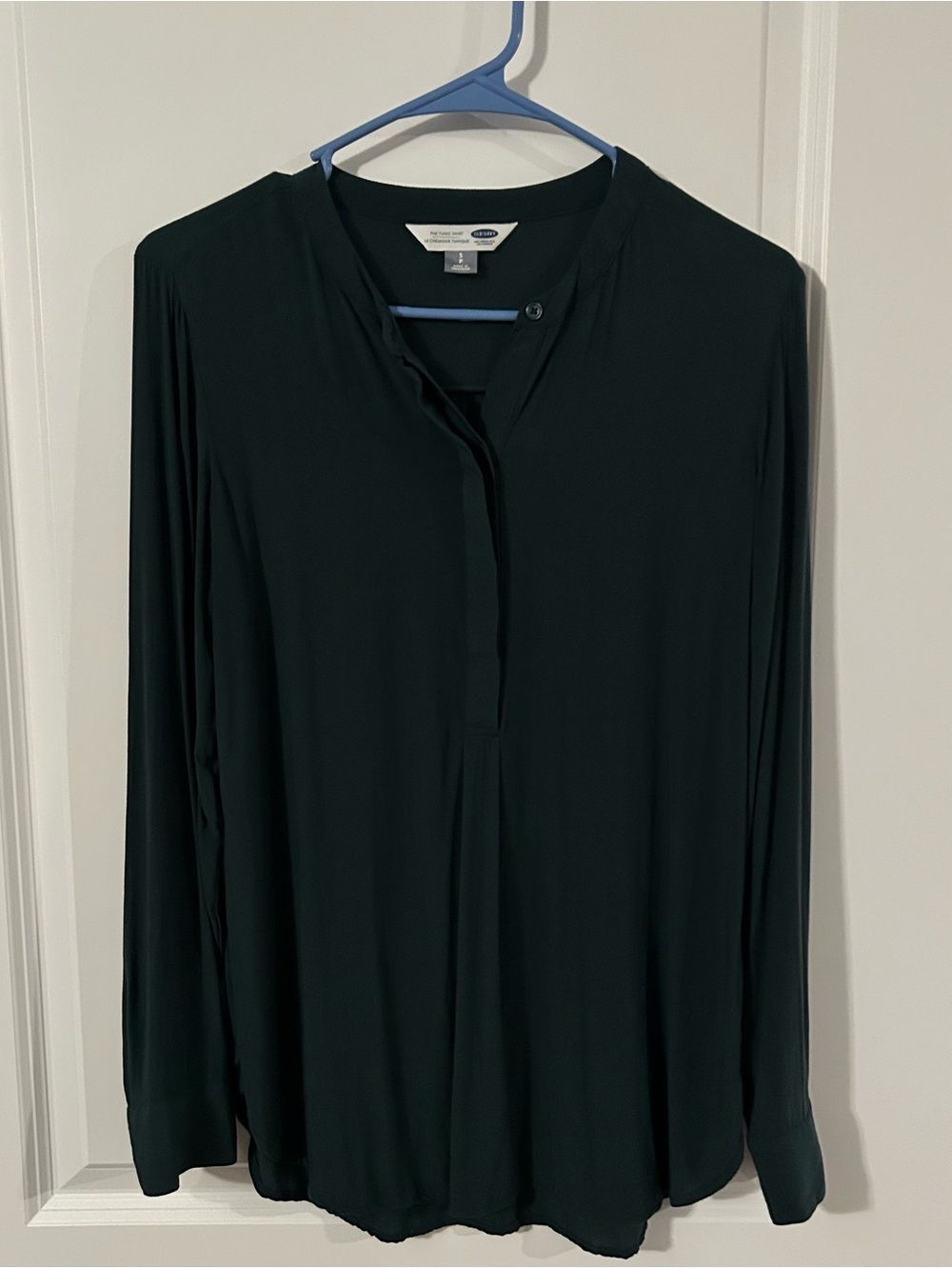 Old Navy Women's Long-Sleeve Blouse in Dark Green